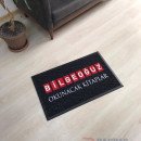 Siyah zeminli kırmızı logolu paspas P4510