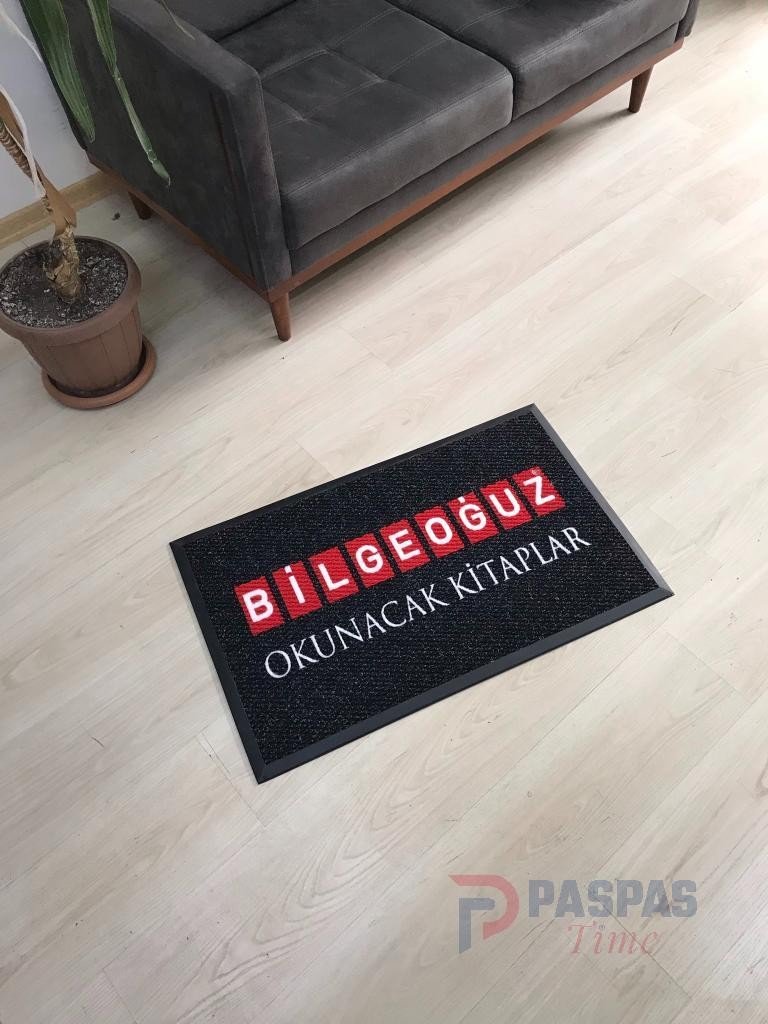 Siyah zeminli kırmızı logolu paspas P4510