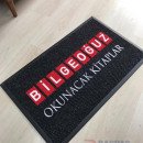 Siyah zeminli kırmızı logolu paspas P4510