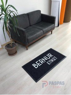 Siyah zeminli Beyaz logolu paspas P4514