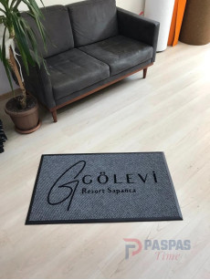Gri zeminli siyah logolu paspas P5057