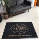 Siyah zeminli gold logolu paspas P5067