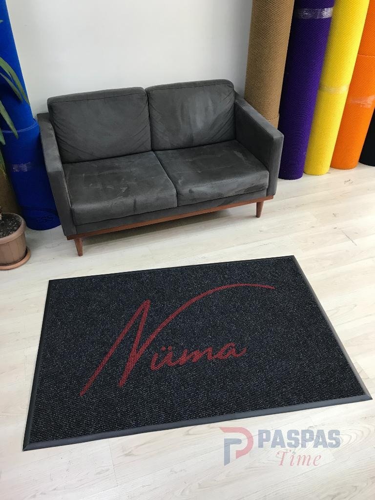 Siyah zeminli bordo logolu paspas P6319