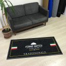 Siyah zeminli sarı çerçeveli logolu paspas P7197