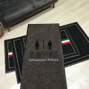 Siyah zeminli sarı çerçeveli logolu paspas P7197