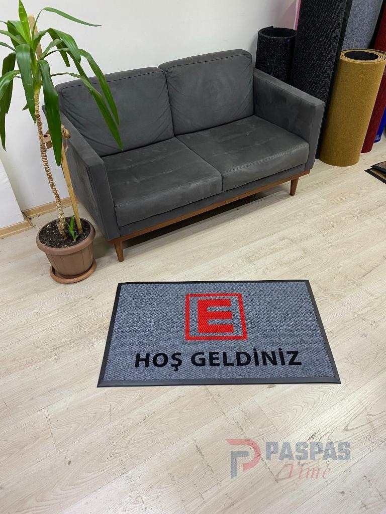 E logolu gri zeminli kırmzı siyah logolu paspas P7442 E logolu gri zeminli kırmzı siyah logolu paspas P7442