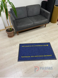 Lacivert zeminli sarı logolu paspas P7456