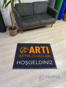 Antrasit zeminli turuncu beyaz logolu paspas P7615